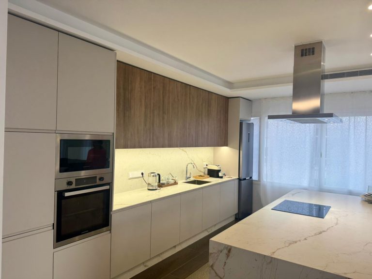 Modern Multi-Purpose Building in a Prime Location