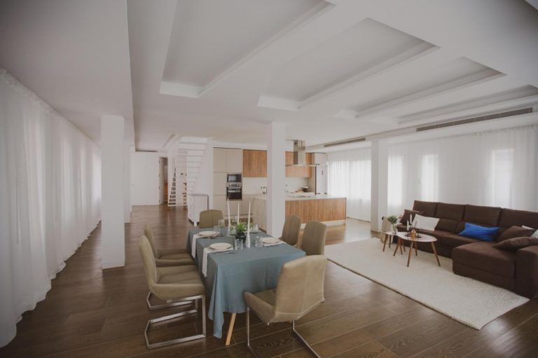 Modern Multi-Purpose Building in a Prime Location